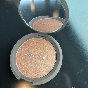 $22!! Becca Shimmering Skin Perfector Pressed Highlighter - Chocolate Geode